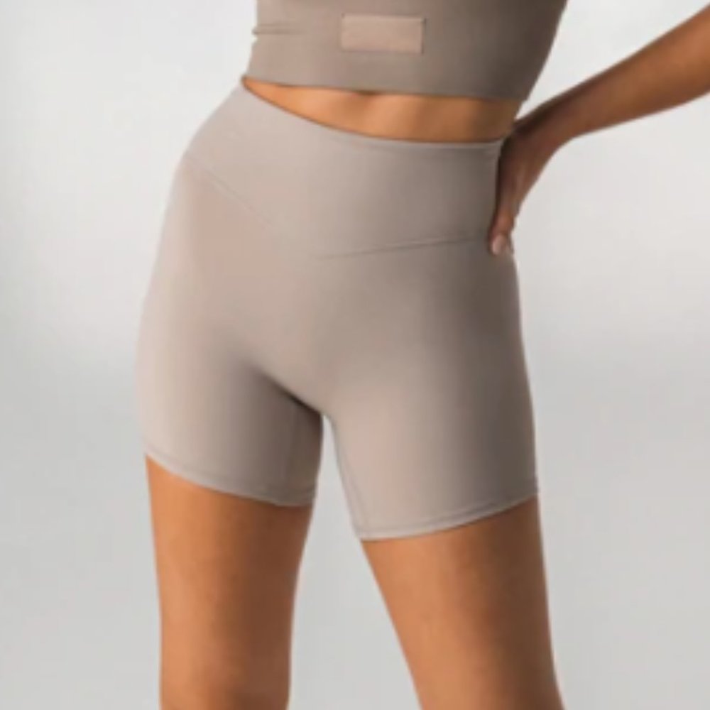 Balance Athletica The Cloud Short - Mica